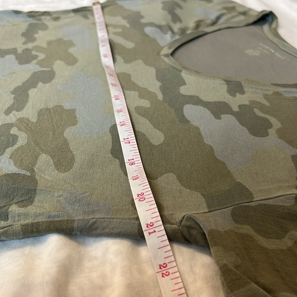 TWO American Eagle Tops - Picture 13 of 15